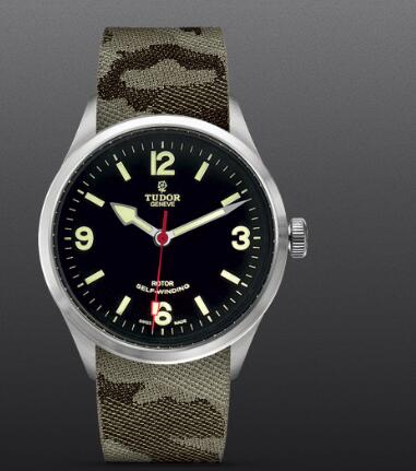 Tudor Heritage Ranger Fabric Replica Watch 79910-0009